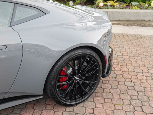 Used 2023 Aston Martin V8 Vantage Coupe image 42