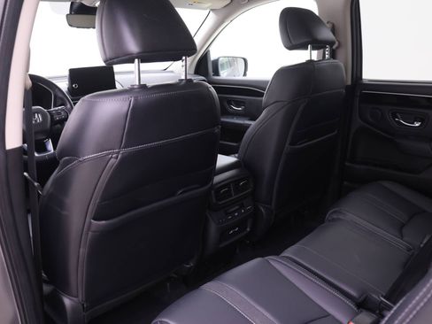 Used 2023 Honda Pilot EX-L image 11