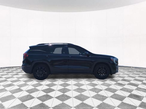 Used 2022 GMC Terrain SLE w/ Driver Convenience Package FWD image 5