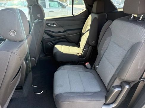 Used 2023 Chevrolet Traverse LT FWD image 27