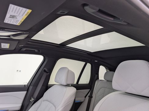 Certified 2023 BMW X5 xDrive45e w/ Luxury Seating Package image 16