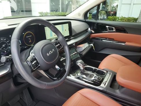 Certified 2024 Kia Carnival SX Prestige FWD image 22