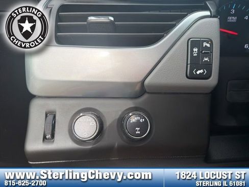 Used 2019 Chevrolet Suburban LT AWD/4WD image 19