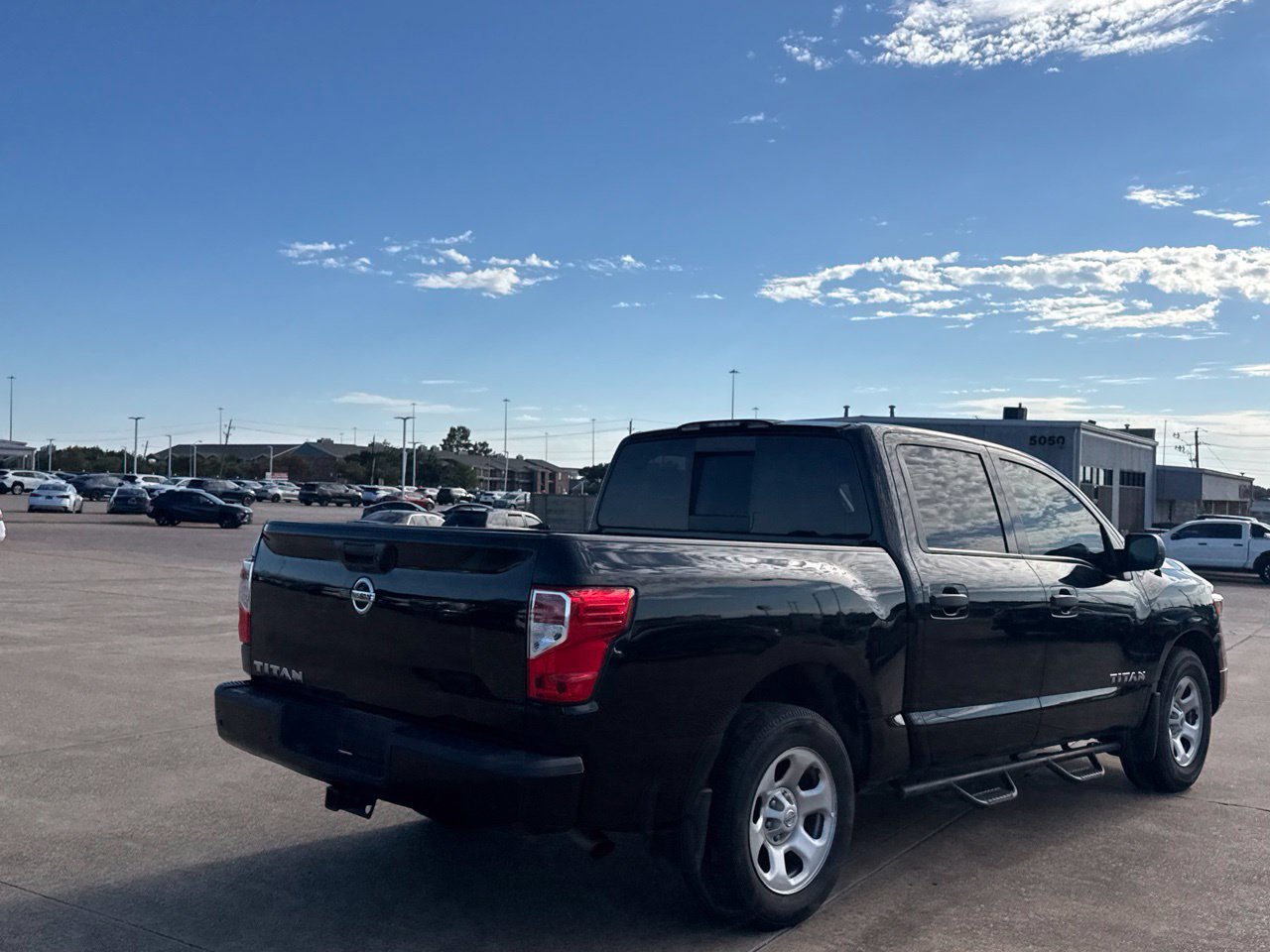Used 2021 Nissan Titan S w/ S Utility Package RWD image 28
