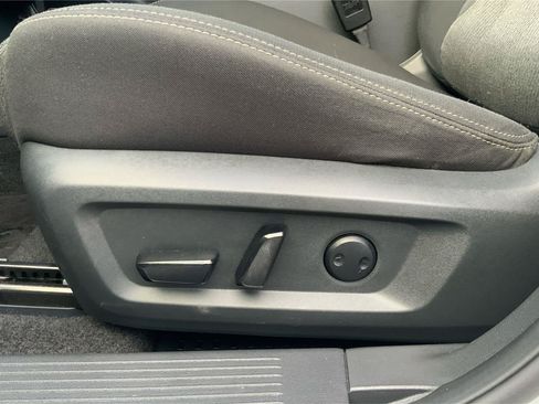 Used 2024 Nissan Rogue SV AWD/4WD image 17