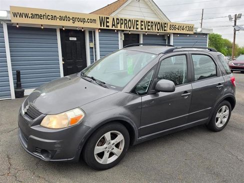 Used 2012 Suzuki SX4 AWD Hatchback image 2