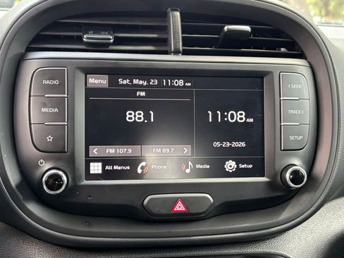 Used 2025 Kia Soul LX w/ LX Technology Package FWD image 20