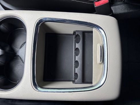 Used 2019 Dodge Grand Caravan SXT image 39