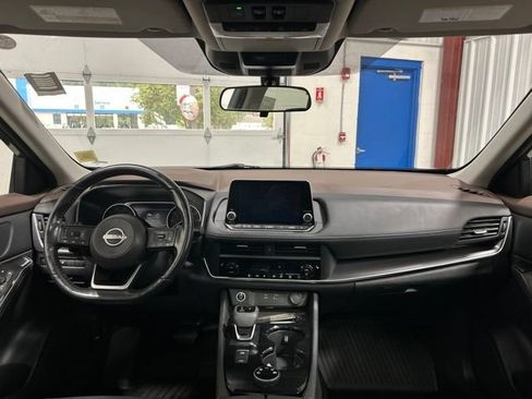 Used 2023 Nissan Rogue SV w/ SV Premium B Package AWD/4WD image 16
