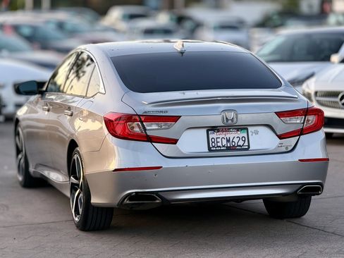Used 2018 Honda Accord Sport image 9