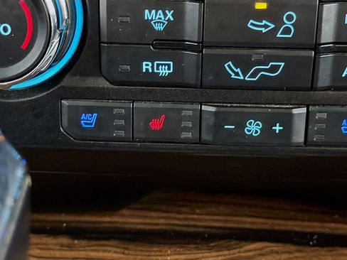 Used 2015 Ford F150 Lariat w/ Equipment Group 501A Mid image 23