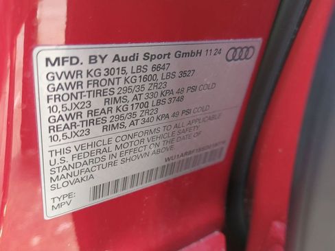 Certified 2025 Audi RS Q8 performance image 28