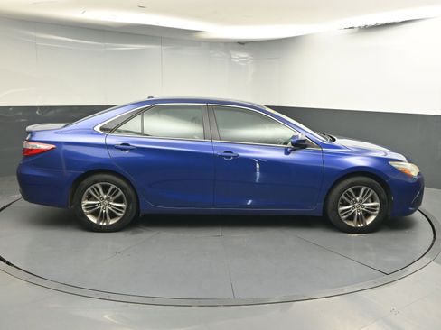 Used 2015 Toyota Camry SE FWD image 9