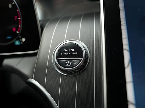 Used 2023 Mercedes-Benz GLC 300 4MATIC w/ Exclusive Trim Package image 47