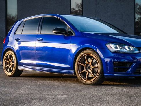 Used 2015 Volkswagen Golf R 4-Door image 39