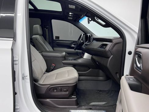 Used 2022 Chevrolet Suburban LT w/ LT Signature Plus Package AWD/4WD image 26