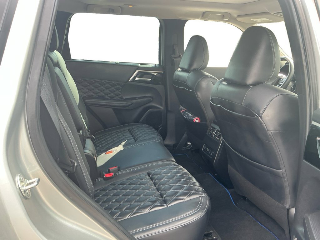 Used 2023 Mitsubishi Outlander SEL AWD/4WD image 23