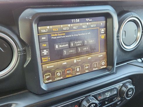 Used 2020 Jeep Wrangler Unlimited Sahara AWD/4WD image 24