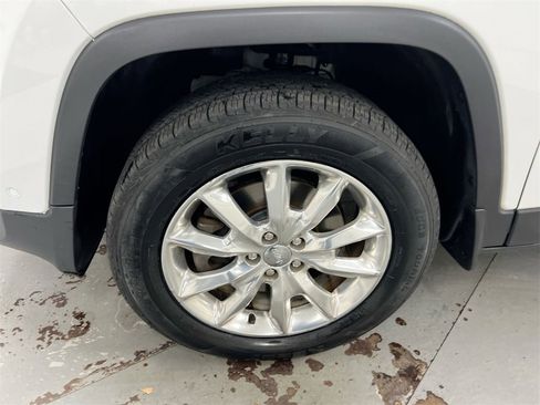 Used 2017 Jeep Cherokee Limited w/ Luxury Group image 26