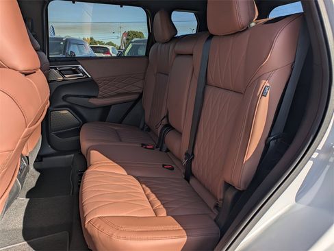 New 2025 Mitsubishi Outlander SEL image 14
