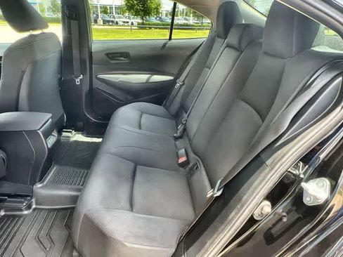 Used 2025 Toyota Corolla LE FWD image 14