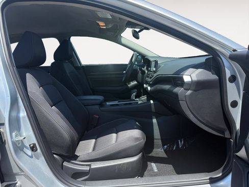 Used 2022 Nissan Altima 2.5 S FWD image 15