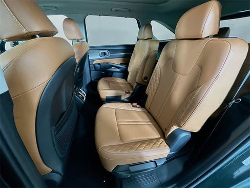 Certified 2023 Kia Sorento SX Prestige image 31