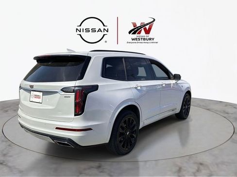 Used 2023 Cadillac XT6 Sport w/ Technology Package AWD/4WD image 4