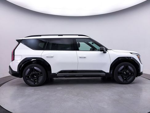 Used 2024 Kia EV9 GT-Line AWD/4WD image 47