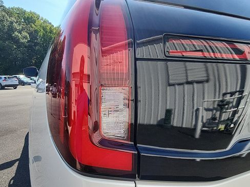 Used 2025 Ford Expedition Max Platinum w/ Stealth Performance Package AWD/4WD image 13