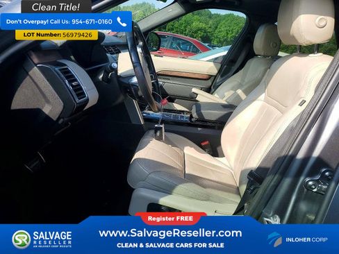 Used 2018 Land Rover Discovery HSE AWD/4WD image 9