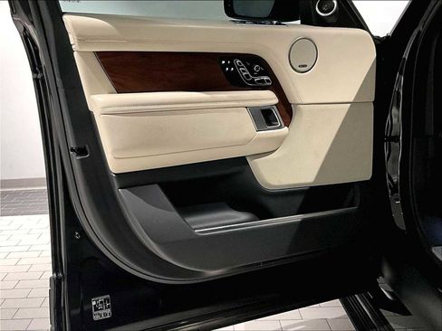 Used 2021 Land Rover Range Rover SV Autobiography Dynamic image 20