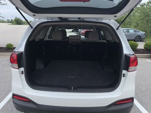 Used 2017 Kia Sorento AWD image 7