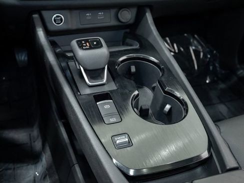 Used 2023 Nissan Rogue SV w/ SV Premium B Package image 19