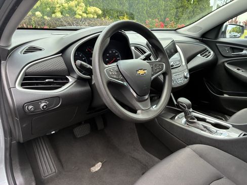 Used 2024 Chevrolet Malibu LT FWD image 22