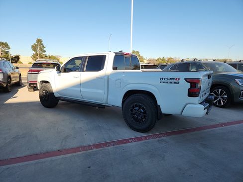 Used 2022 Nissan Frontier SV w/ Technology Package image 4