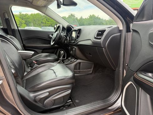 Used 2019 Jeep Compass Limited AWD/4WD image 13