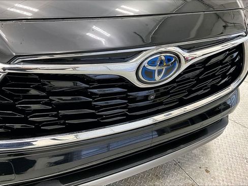 Used 2023 Toyota Highlander Platinum image 30