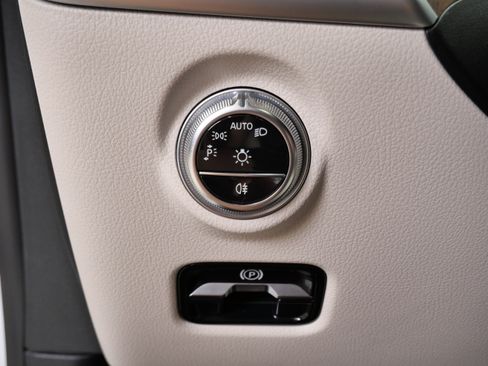 Certified 2024 Mercedes-Benz C 300 4MATIC Sedan image 24