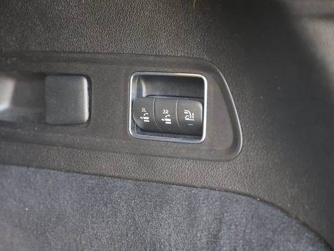 Used 2021 Mercedes-Benz GLS 450 4MATIC image 11