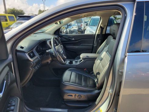 Used 2023 GMC Acadia Denali w/ Denali Ultimate Package image 9