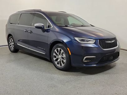 Used 2022 Chrysler Pacifica Pinnacle