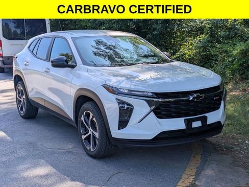 Certified 2024 Chevrolet Trax RS w/ Driver Confidence Package FWD image 2