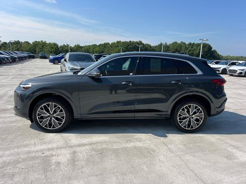 Used 2025 Audi Q5 Premium Plus w/ Premium Plus AWD/4WD image 8