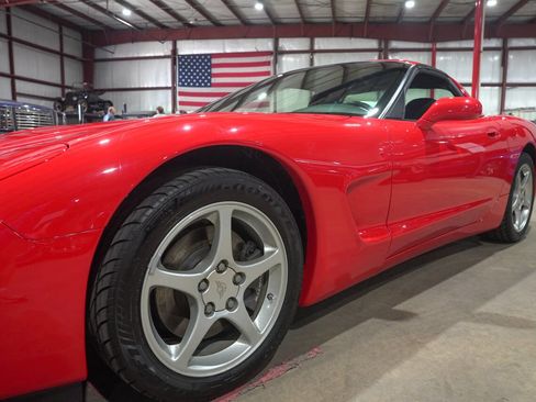 Used 2001 Chevrolet Corvette Coupe RWD image 27