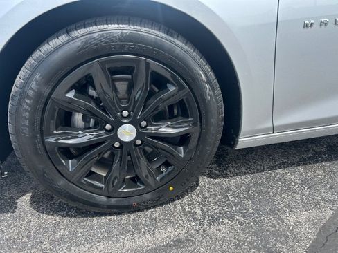 Used 2021 Chevrolet Malibu LT FWD image 19