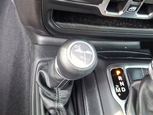 New 2025 Jeep Gladiator Sport image 15