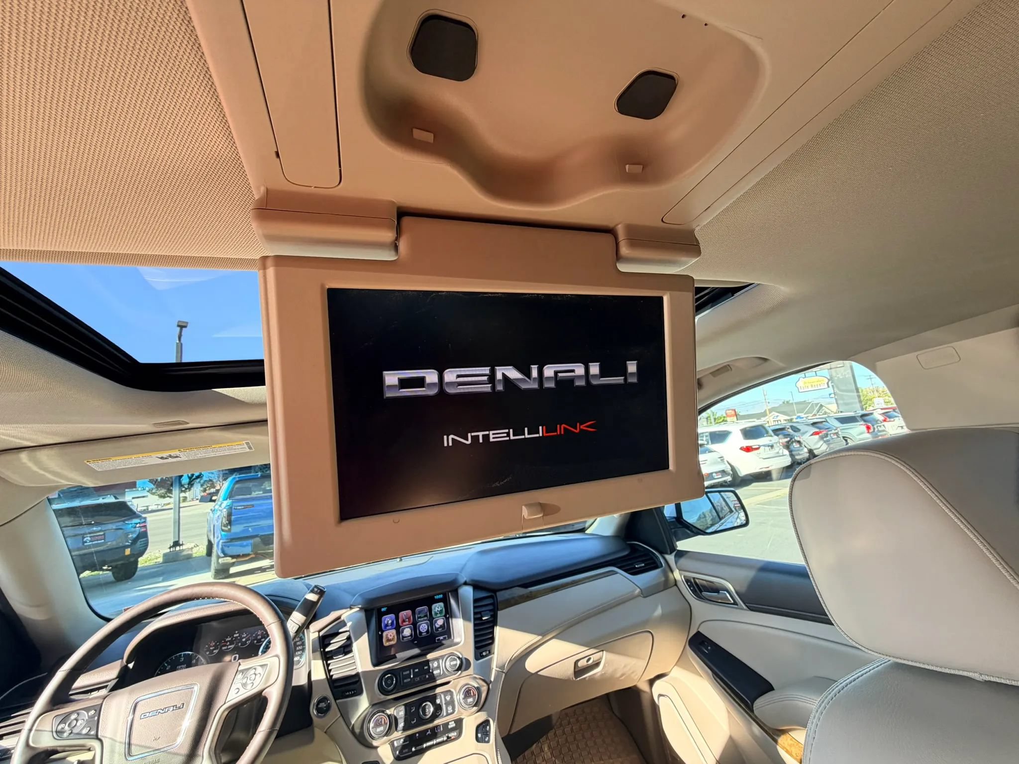 Used 2017 GMC Yukon Denali w/ Open Road Package AWD/4WD image 24