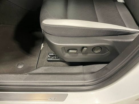 Used 2025 Buick Envision Sport Touring image 24