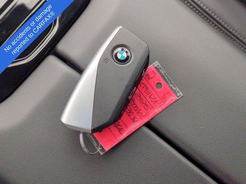 Used 2025 BMW 530i xDrive w/ Premium Package image 39